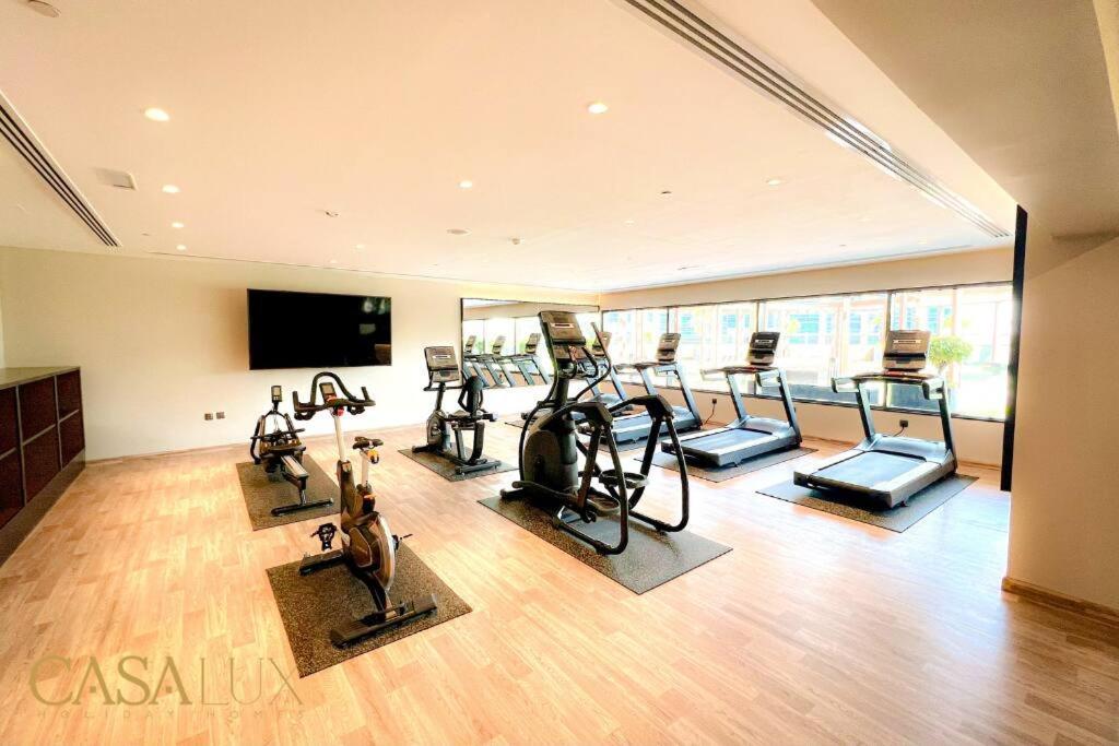 Lovely Big Studio W/ Burj Khalifa View In Downtown Ντουμπάι Εξωτερικό φωτογραφία