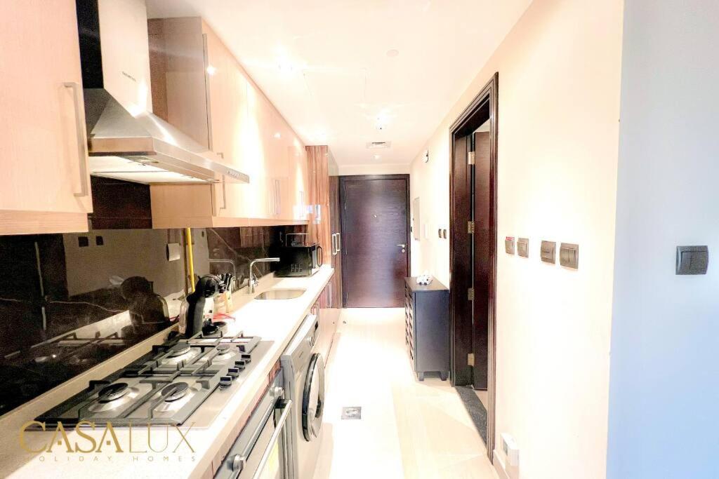 Lovely Big Studio W/ Burj Khalifa View In Downtown Ντουμπάι Εξωτερικό φωτογραφία