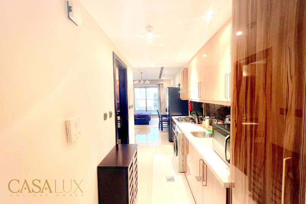 Lovely Big Studio W/ Burj Khalifa View In Downtown Ντουμπάι Εξωτερικό φωτογραφία